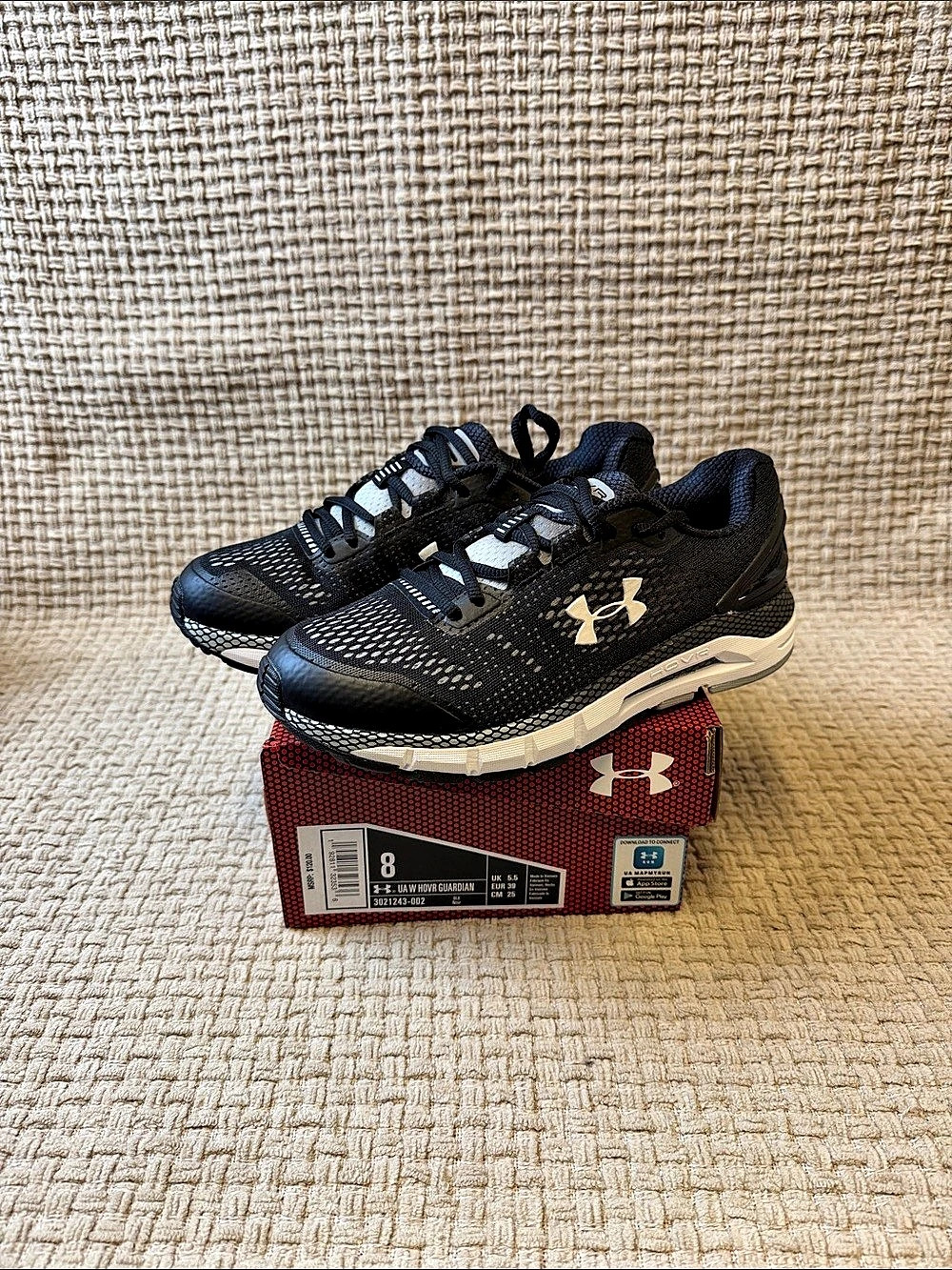Under Armour UA W HOVR Guardian Men's Athletic Shoes Black & White US 8 Like New